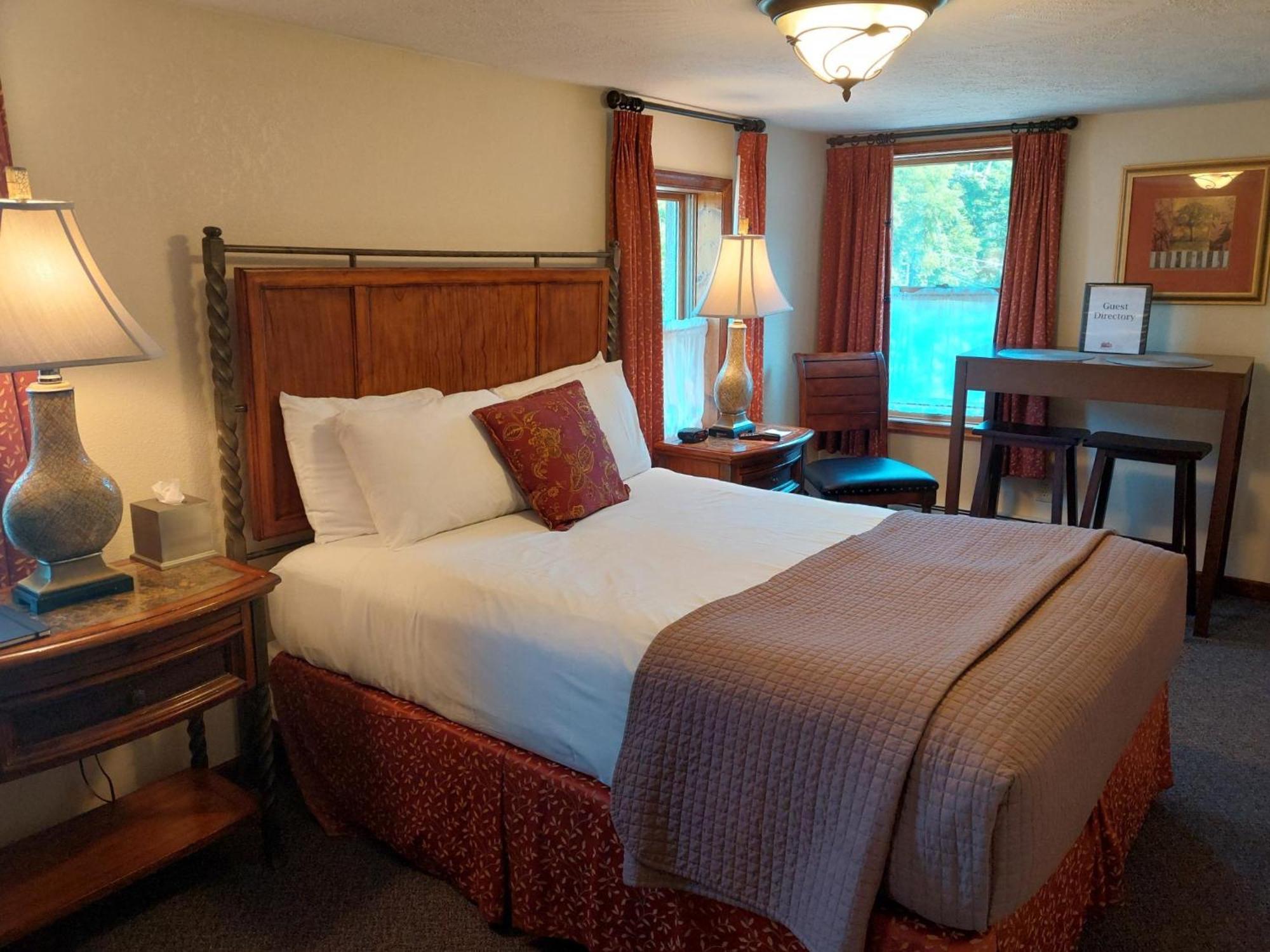 Woodfield Manor - A Sundance Vacations Hotel Cresco